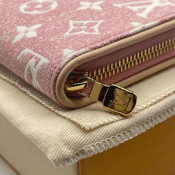 Louis Vuitton Jacquard Denim Monogram Long Round Zippy Wallet Limited Edition - Picture 14 of 16